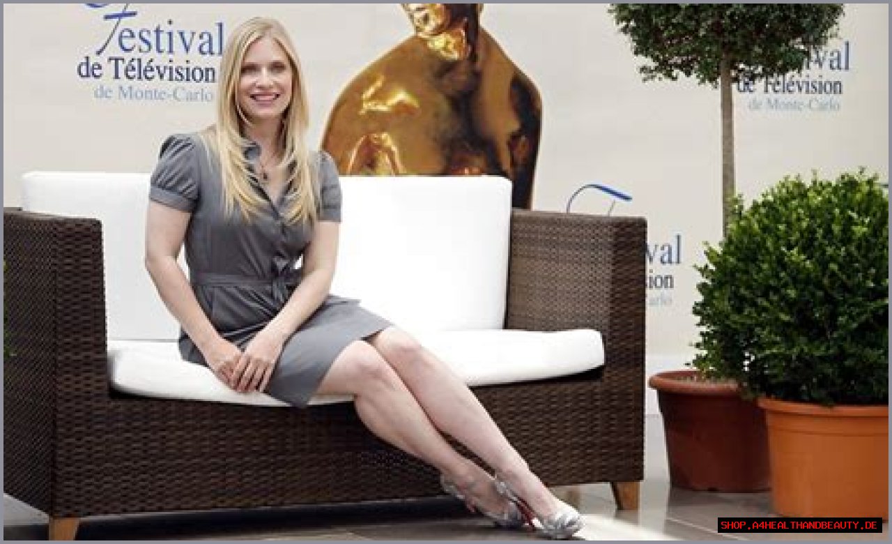 Emily Procter Bio, Net Worth, Married, Husband, Baby, Height, Net Worth