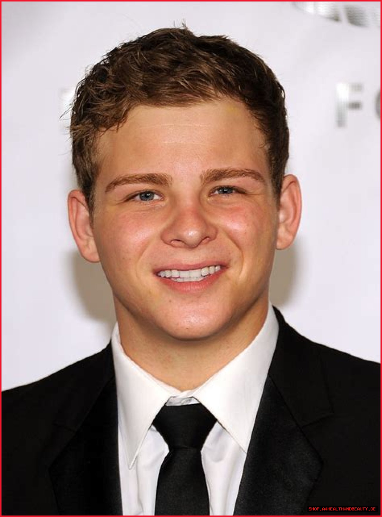 
How Much Money Does Jonathan Lipnicki Make? Latest Income Salary
