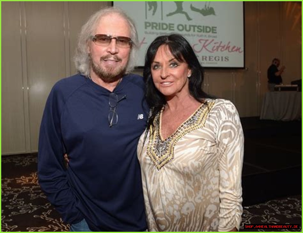 Is Barry Gibb Still Married To Linda?