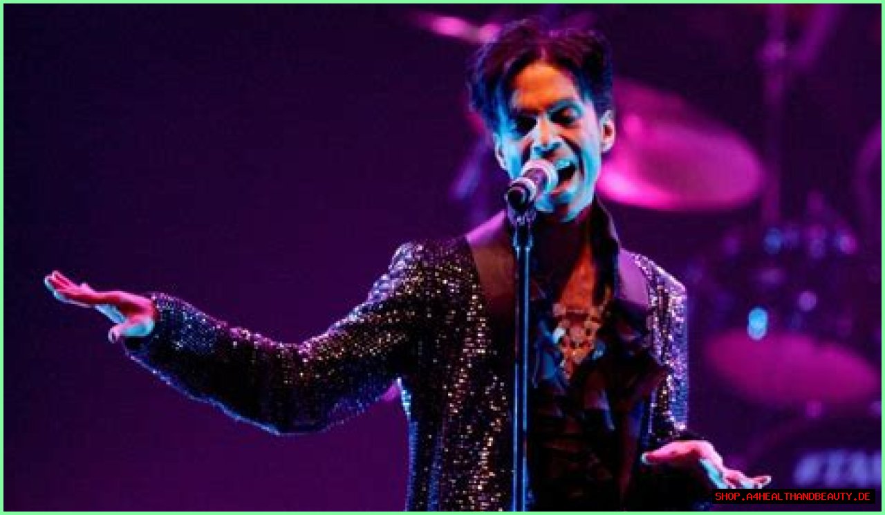Was Prince Gay? Here's What We Know About His Sexuality